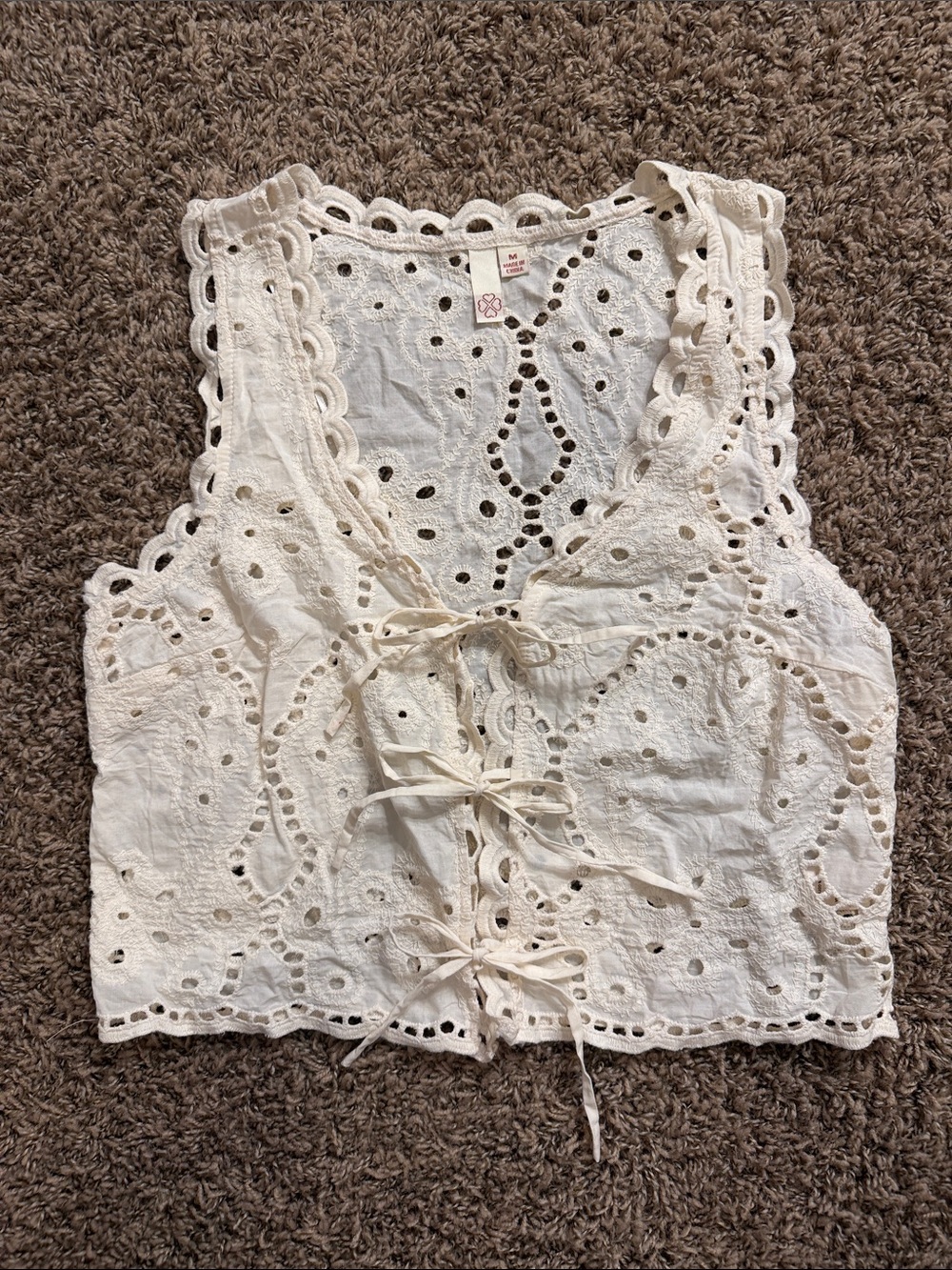 Source Unknown Cream Eyelet Lace Tie-Front Camisole